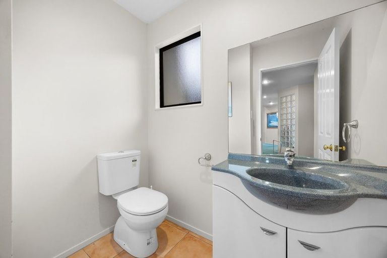 Photo of property in 51 Hogarth Rise, West Harbour, Auckland, 0618