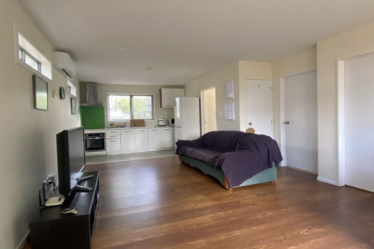 Photo of property in 17a Knightsbridge Drive, Forrest Hill, Auckland, 0620