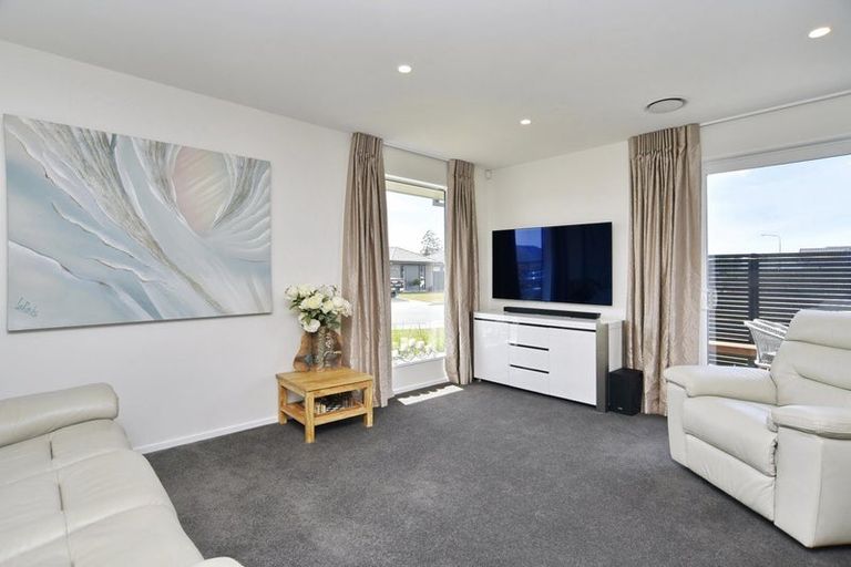 Photo of property in 1 Tara Crescent, Woodend, 7610