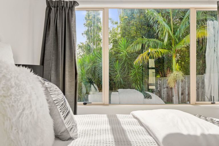 Photo of property in 1/206 Manuka Road, Bayview, Auckland, 0629