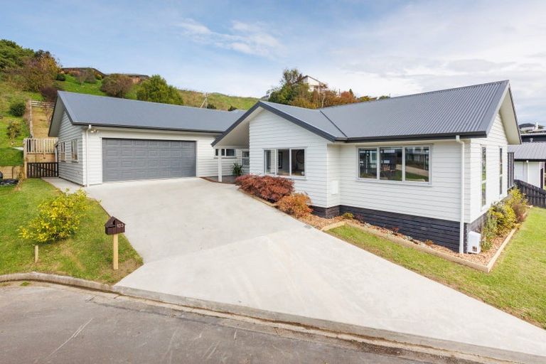 Photo of property in 103 Cashmere Drive, Fitzherbert, Palmerston North, 4410