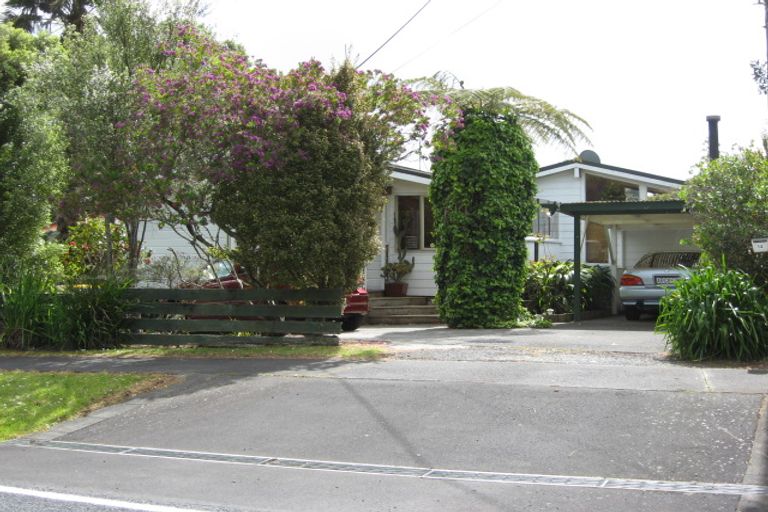 Photo of property in 14 Ferry Parade, Herald Island, Auckland, 0618
