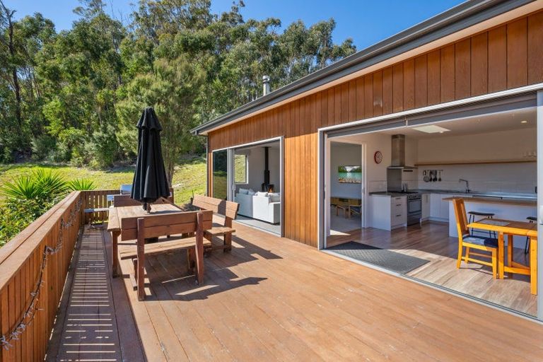 Photo of property in 11 Bell Bird Rise, Picton, 7220