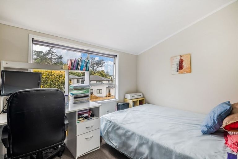 Photo of property in 1/26 Wilkinson Way, Browns Bay, Auckland, 0630