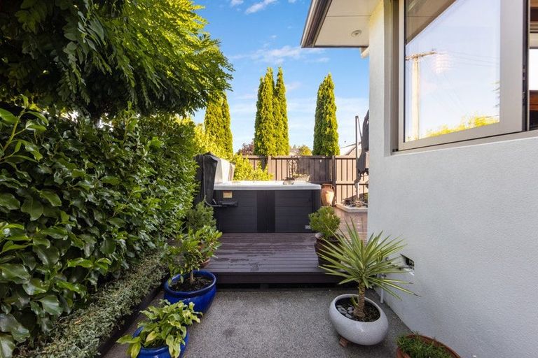 Photo of property in 108 Hawthorne Street, Strowan, Christchurch, 8052