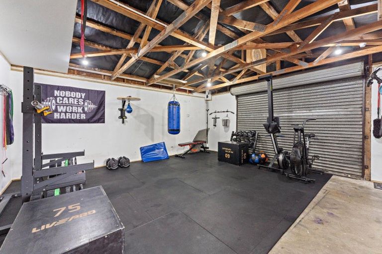 Photo of property in 41 Totara Park Road, Clouston Park, Upper Hutt, 5018