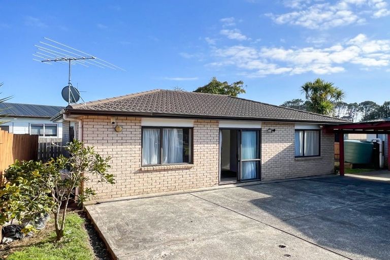 Photo of property in 93 Farquhar Road, Glendene, Auckland, 0602