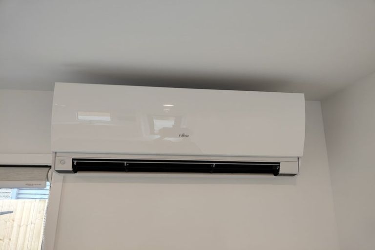 Photo of property in 4a Leaver Terrace, North New Brighton, Christchurch, 8083