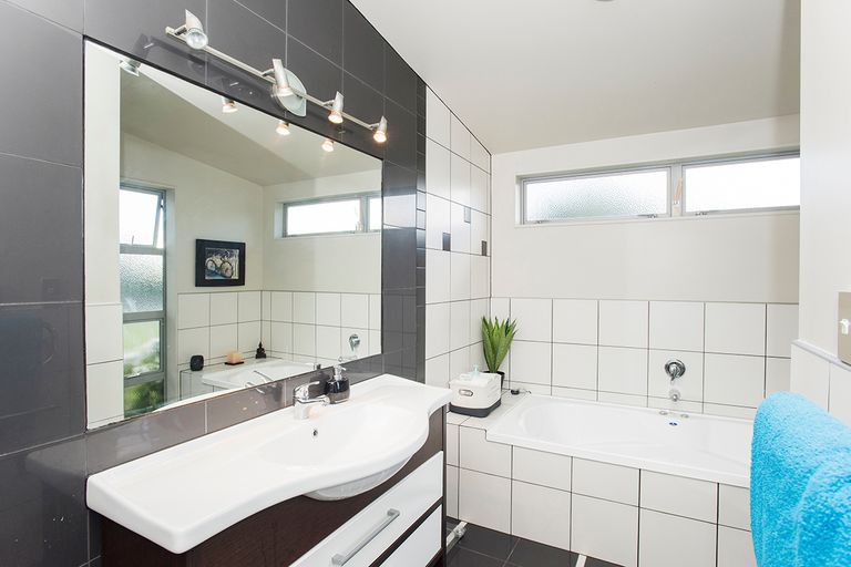 Photo of property in 14 Roger Street, Lytton West, Gisborne, 4010