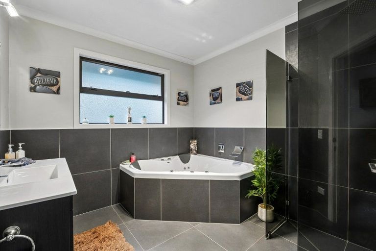 Photo of property in 42 Woodside Road, Woodside, Outram, 9073