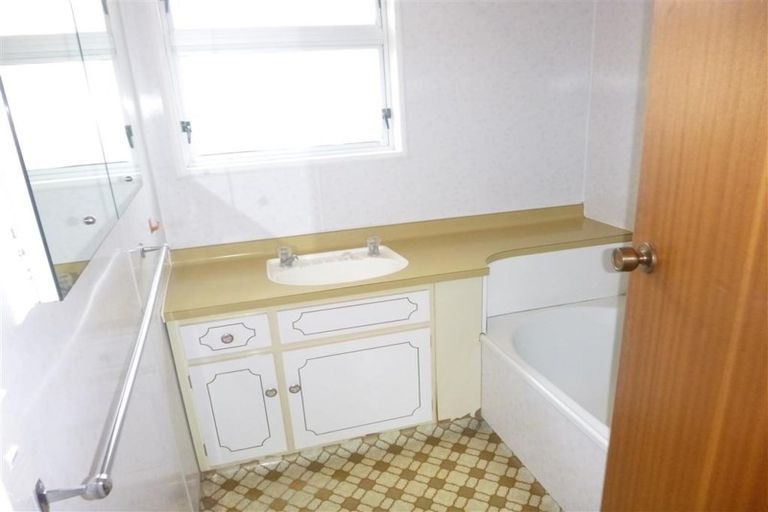 Photo of property in 20 Marina Grove, Hutt Central, Lower Hutt, 5010