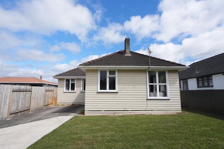 Photo of property in 57a Crewe Crescent, Hokowhitu, Palmerston North, 4410