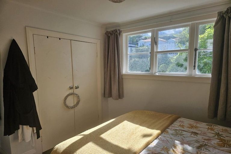 Photo of property in 3/133 Kelburn Parade, Kelburn, Wellington, 6012