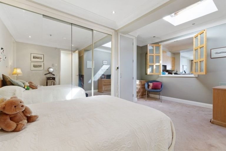 Photo of property in 10/318 Oriental Parade, Oriental Bay, Wellington, 6011