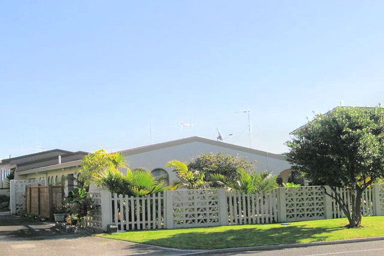Photo of property in 268b Oceanbeach Road, Mount Maunganui, 3116