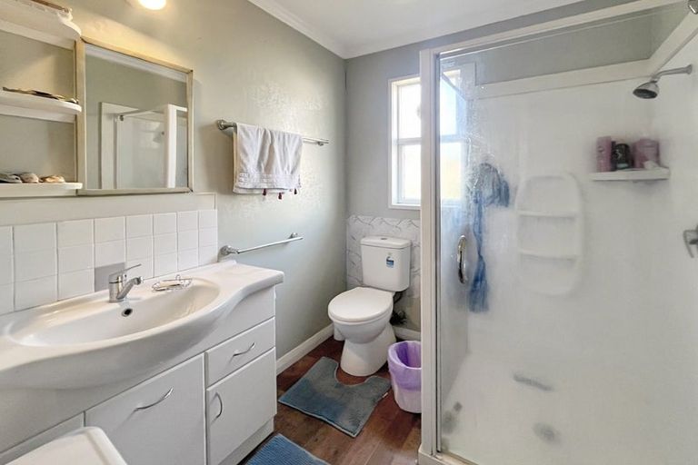 Photo of property in 2 Hendon Place, West End, Palmerston North, 4412