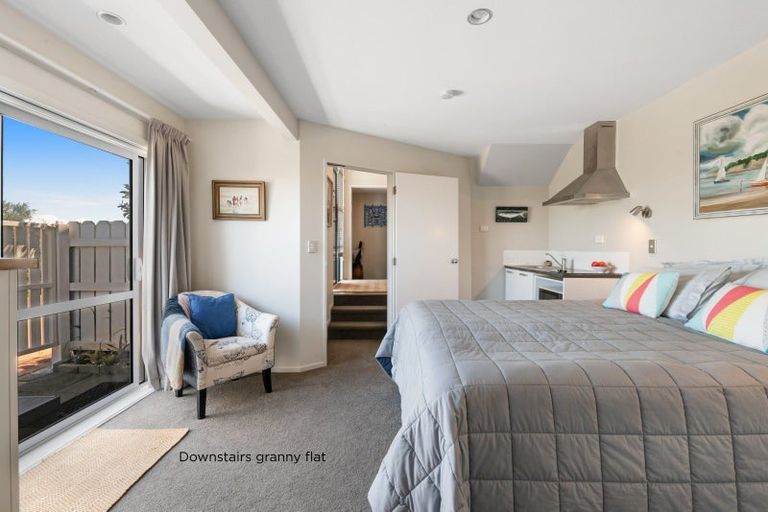 Photo of property in 12 Ascot Way, Orewa, 0931