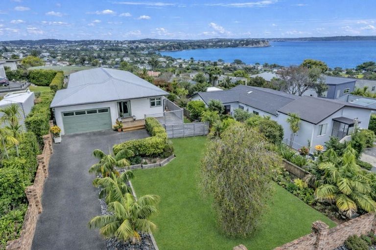 Photo of property in 86 Tiri Road, Tindalls Beach, Whangaparaoa, 0930