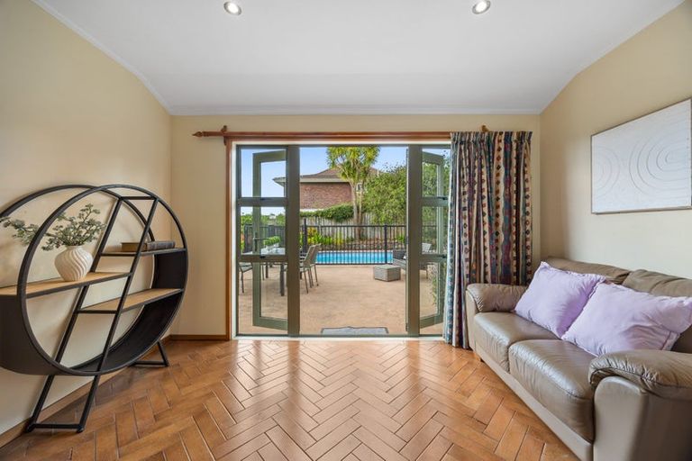 Photo of property in 11 Cheriton Road, Mellons Bay, Auckland, 2014