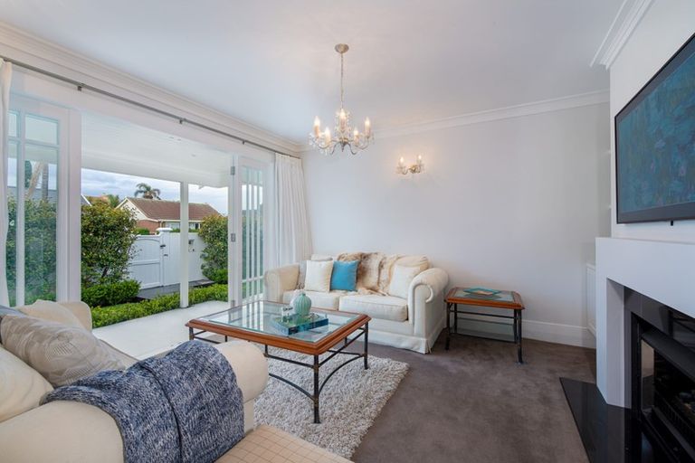 Photo of property in 13 Ocean View Road, Milford, Auckland, 0620