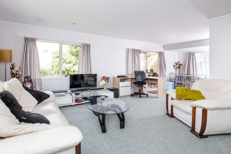 Photo of property in 1/82 Astley Avenue, New Lynn, Auckland, 0600