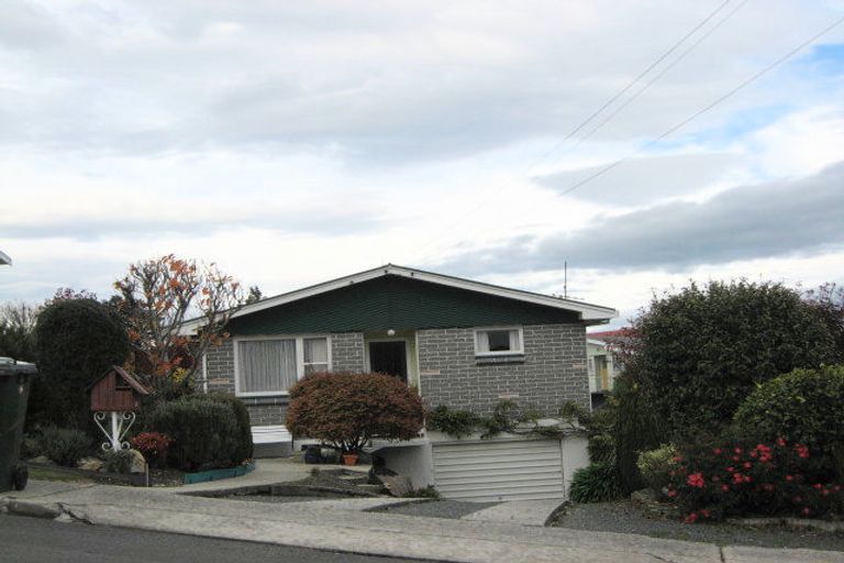 Photo of property in 24 Golfers Drive, Balclutha, 9230