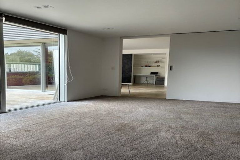 Photo of property in 133 Northland Road, Northland, Wellington, 6012