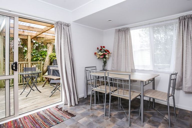 Photo of property in 1/82 Astley Avenue, New Lynn, Auckland, 0600