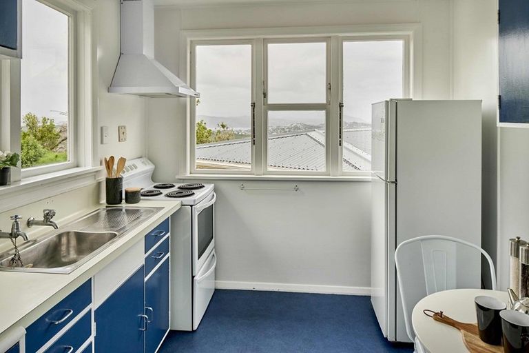 Photo of property in 11 Alexandra Road, Roseneath, Wellington, 6021