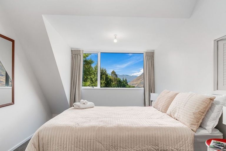 Photo of property in 8 Arawata Terrace, Fernhill, Queenstown, 9300