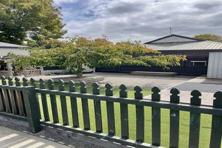 Photo of property in 17 Saint Martins Road, Saint Martins, Christchurch, 8022