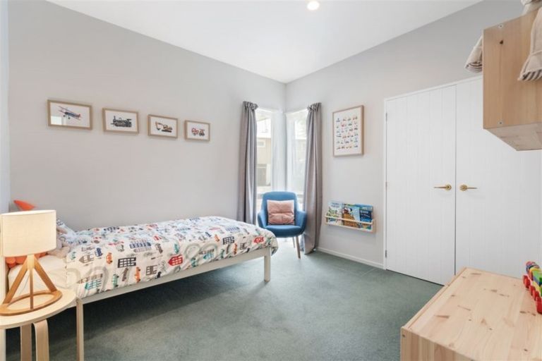 Photo of property in 1/12 Phillip Parade, Forrest Hill, Auckland, 0620