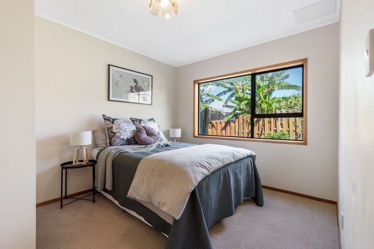 Photo of property in 2/12 East Coast Road, Milford, Auckland, 0620
