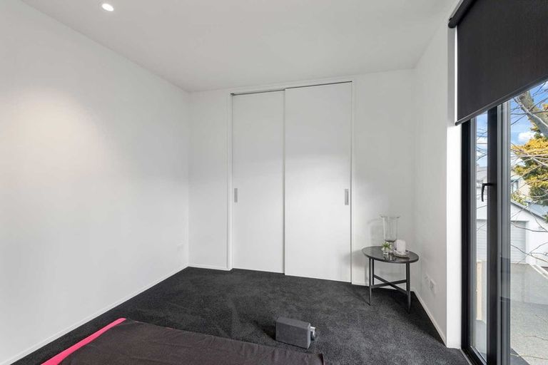 Photo of property in 74 Merivale Lane, Merivale, Christchurch, 8014