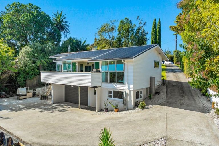 Photo of property in 11 Springbank Lane, Te Atatu Peninsula, Auckland, 0610