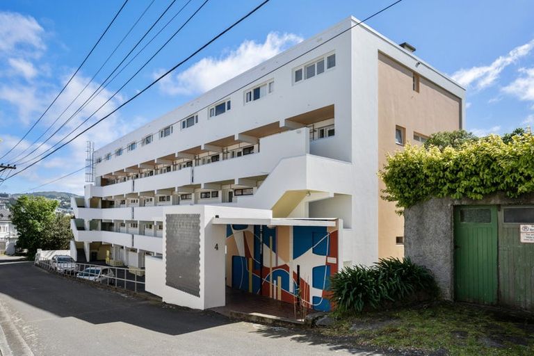 Photo of property in 10/4 Claremont Grove, Mount Victoria, Wellington, 6011