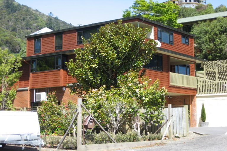 Photo of property in 5 Milton Terrace, Picton, 7220