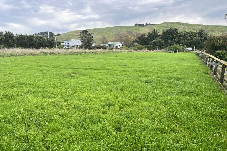 Photo of property in 21 Seaview Road, Herbertville, 4970