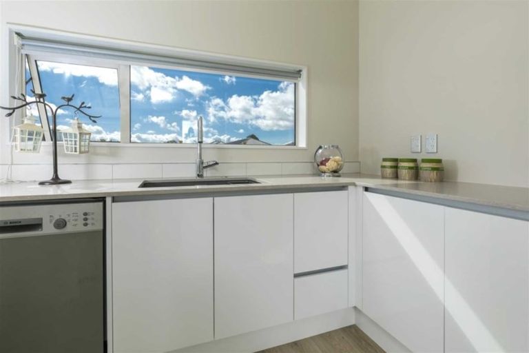 Photo of property in 18 Raymond Grace Avenue, Huapai, Kumeu, 0810