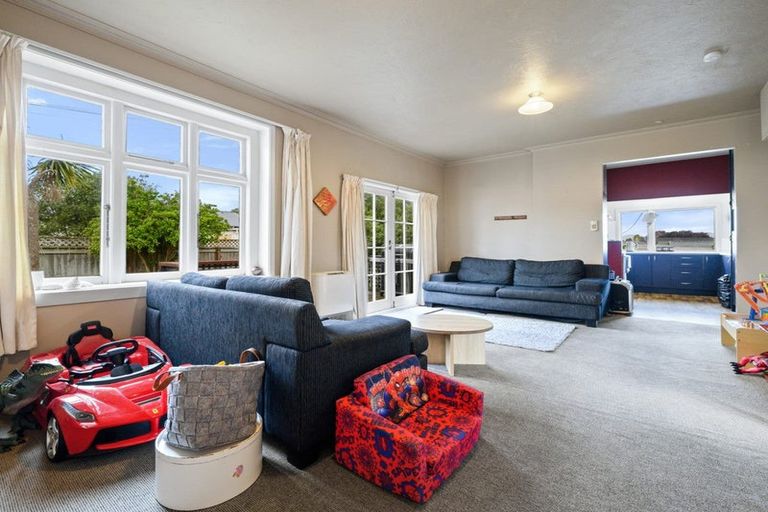 Photo of property in 181 Bowhill Road, New Brighton, Christchurch, 8083