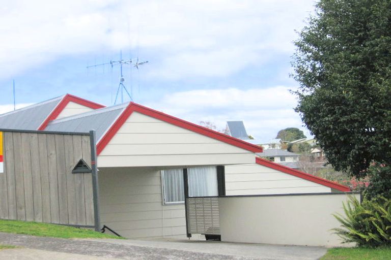 Photo of property in 32 Sherwood Street, Bellevue, Tauranga, 3110