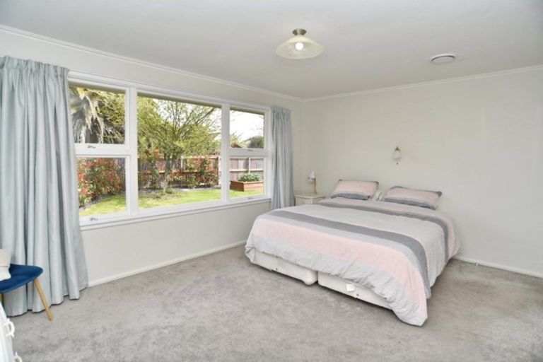 Photo of property in 11 Weston Place, Rangiora, 7400