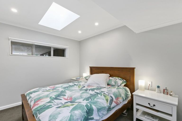 Photo of property in 2 Guadeloupe Crescent, Grenada Village, Wellington, 6037