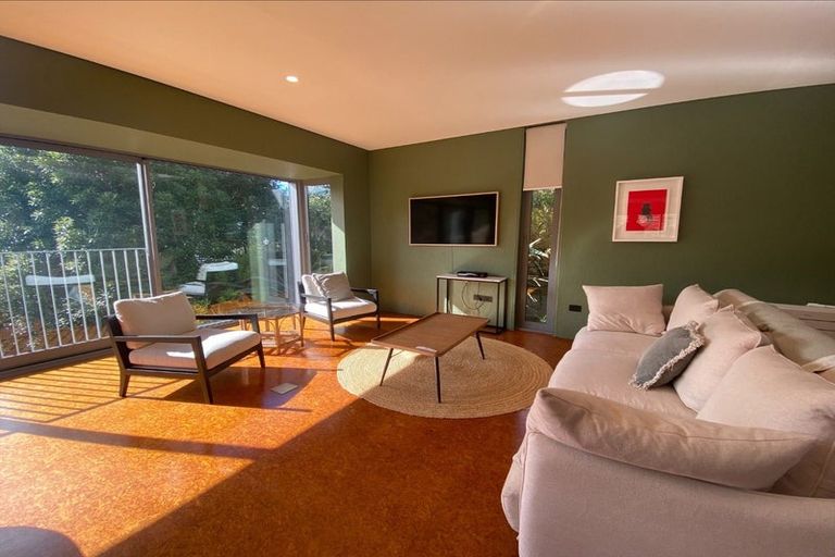 Photo of property in 16a Cornwall Street, Picton, 7220