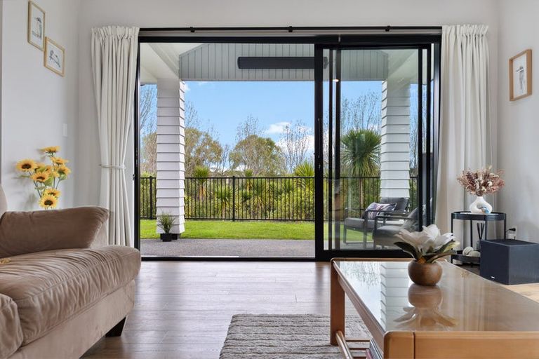 Photo of property in 23 Vogwill Road, Kumeu, 0810