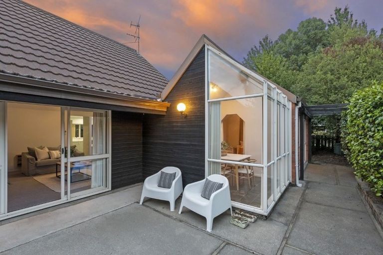 Photo of property in 9 Cricklewood Place, Avonhead, Christchurch, 8042