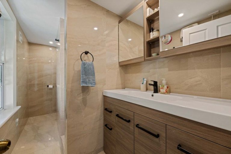 Photo of property in 94 Middleton Road, Upper Riccarton, Christchurch, 8041