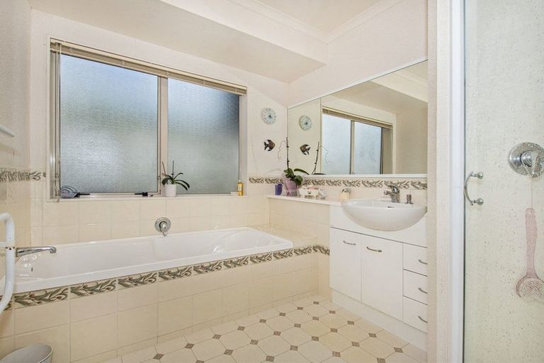 Photo of property in 11 Kaiaua Lane, Te Kamo, Whangarei, 0112