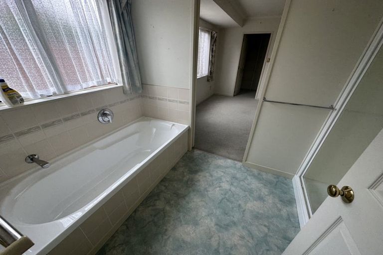 Photo of property in 2 Alpha Street, Papakura, 2110