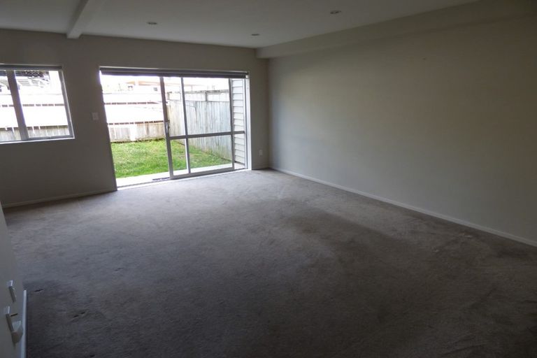 Photo of property in 22/45a Swanson Road, Henderson, Auckland, 0610